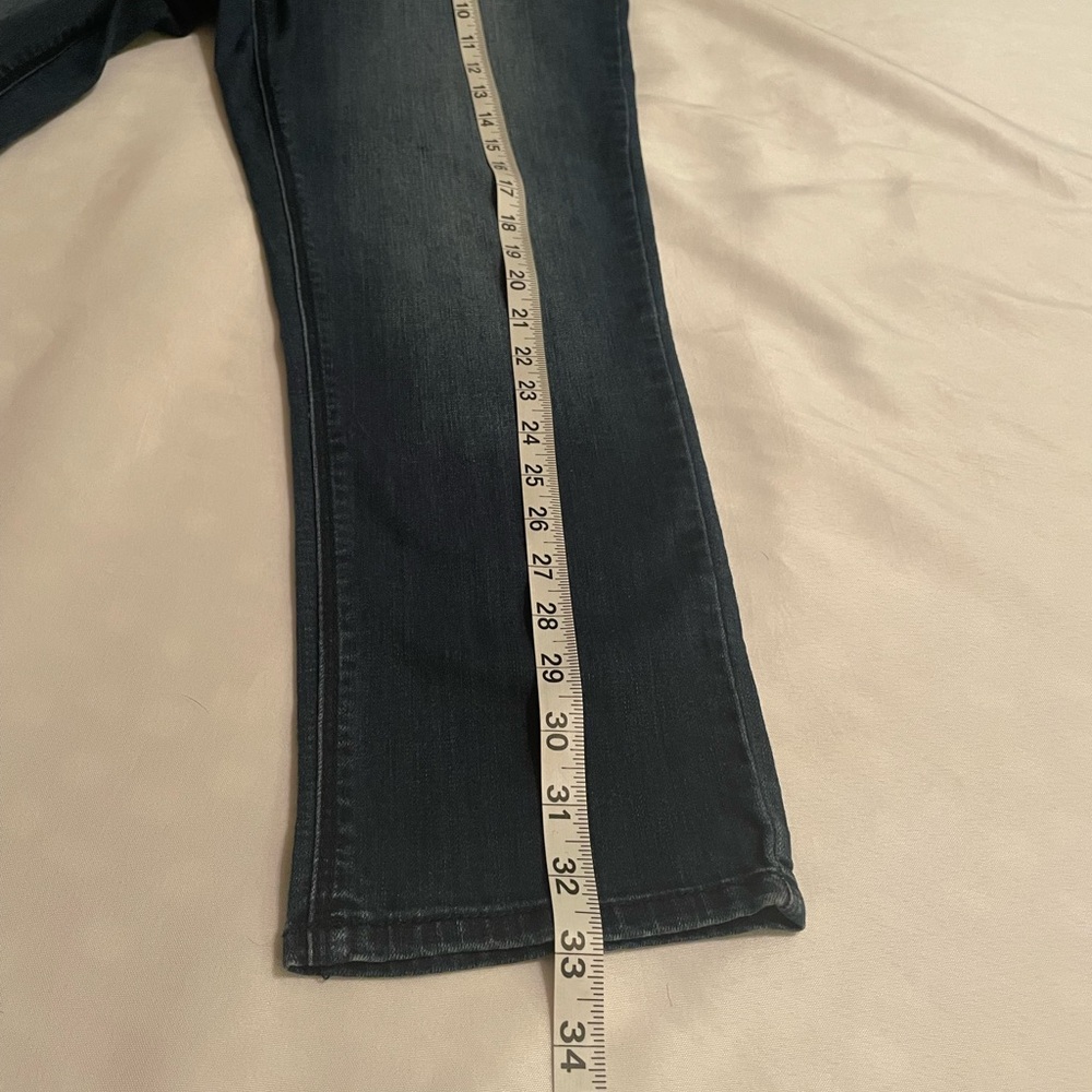 C Est. 1946 Contemporary Women’s Blue Cropped Jeans,‎  Subtle Fading, Size 10 - Picture 11 of 14